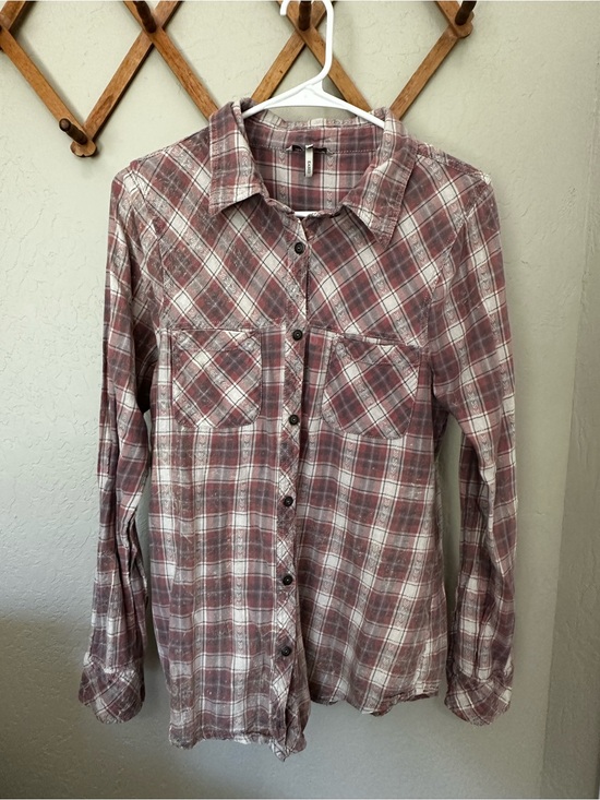 BKE Tops - BKE Women's Plaid Button-Down Shirt in Mauve and White